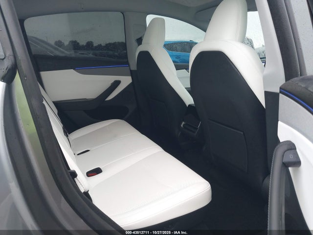 2026 TESLA MODEL Y 7SAYGDEE4TF332686 Photo 7