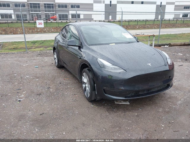 2024 TESLA MODEL Y 7SAYGDEE9RA275956 Photo 0