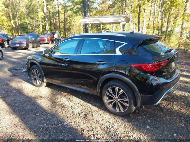 2017 INFINITI QX30 SJKCH5CR3HA027421 Photo 2