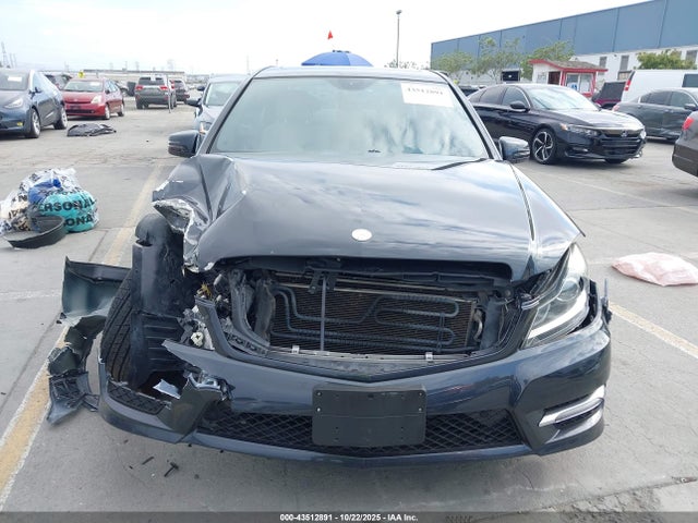 Продажа на аукционе авто 2012 Mercedes-benz C 250 Sport, vin: WDDGF4HB7CA650152, номер лота: 43512891