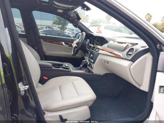 Продажа на аукционе авто 2012 Mercedes-benz C 250 Sport, vin: WDDGF4HB7CA650152, номер лота: 43512891
