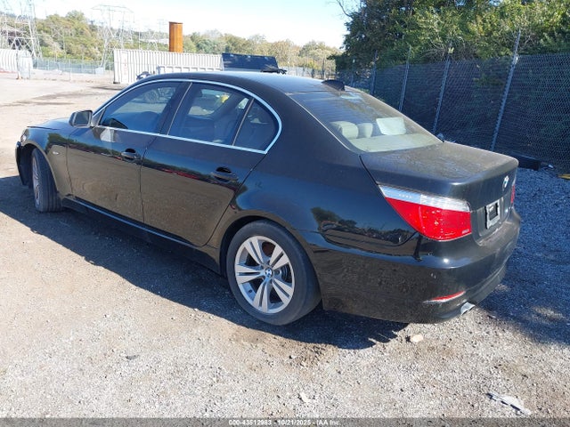 2010 BMW 528I WBANU5C56AC460341 Photo 2