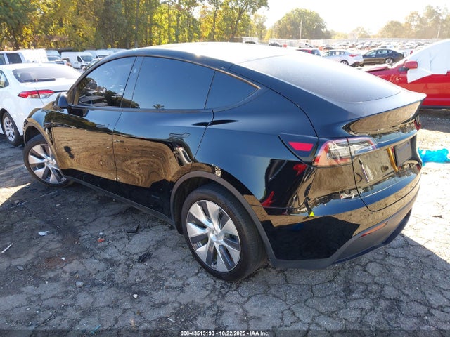 2023 TESLA MODEL Y 7SAYGDEE1PA187657 Photo 2