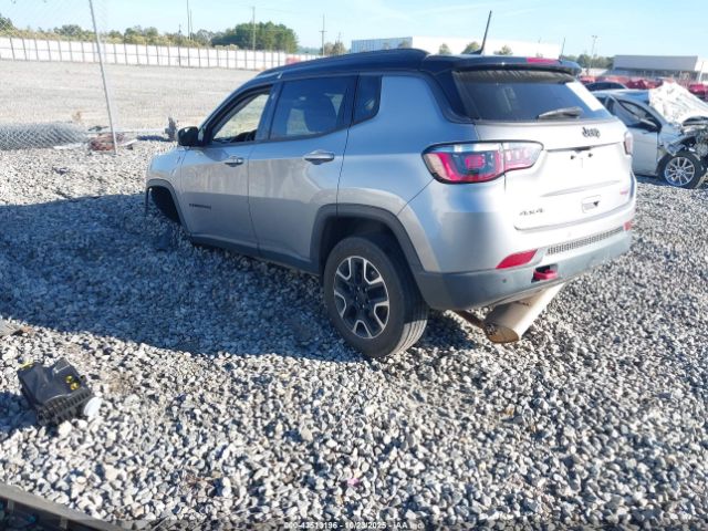 2019 JEEP COMPASS 3C4NJDDB1KT785401 Photo 2