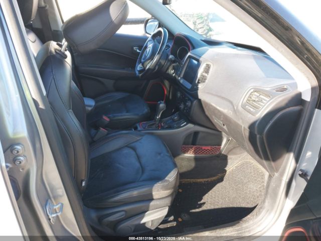 2019 JEEP COMPASS 3C4NJDDB1KT785401 Photo 4