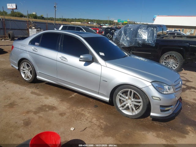 Продажа на аукционе авто 2012 Mercedes-benz C 250 Luxury/sport, vin: WDDGF4HB1CR223129, номер лота: 43513385