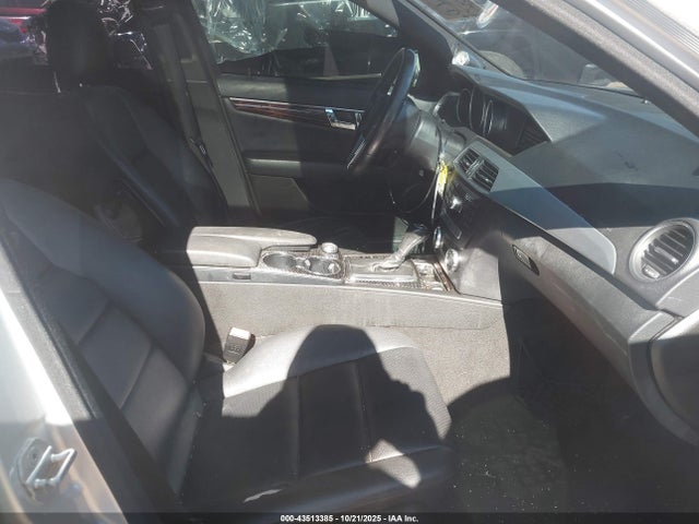 Продажа на аукционе авто 2012 Mercedes-benz C 250 Luxury/sport, vin: WDDGF4HB1CR223129, номер лота: 43513385