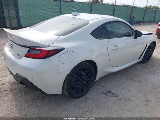 2024 TOYOTA GR86 JF1ZNBE14R8757395 Photo 3