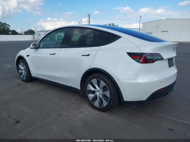 2023 TESLA MODEL Y 7SAYGAEE4PF833923 Photo 2