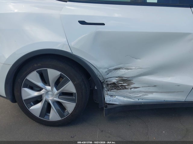 2023 TESLA MODEL Y 7SAYGAEE4PF833923 Photo 5