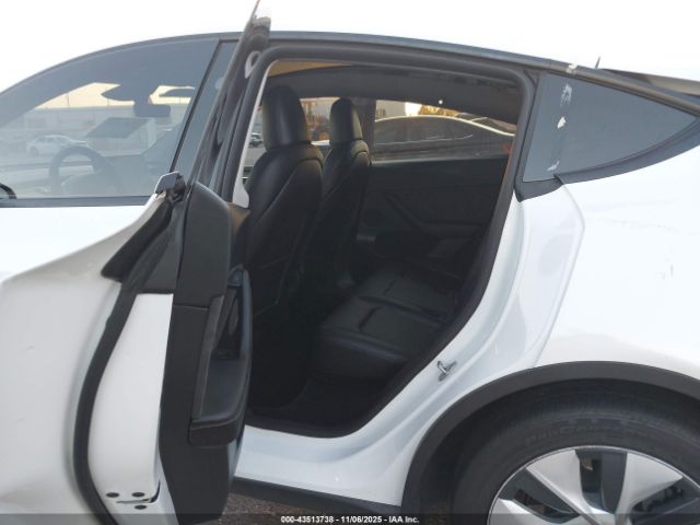 2024 TESLA MODEL Y 7SAYGDED1RF057035 Photo 7