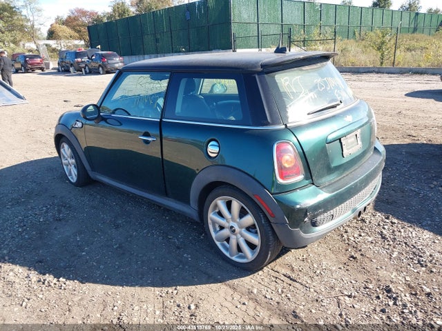 2008 MINI COOPER S WMWMF73548TT86896 Photo 2