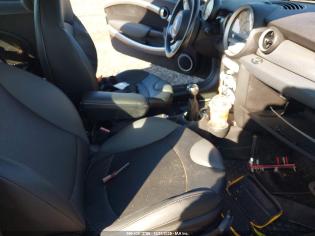 2008 MINI COOPER S WMWMF73548TT86896 Photo 4