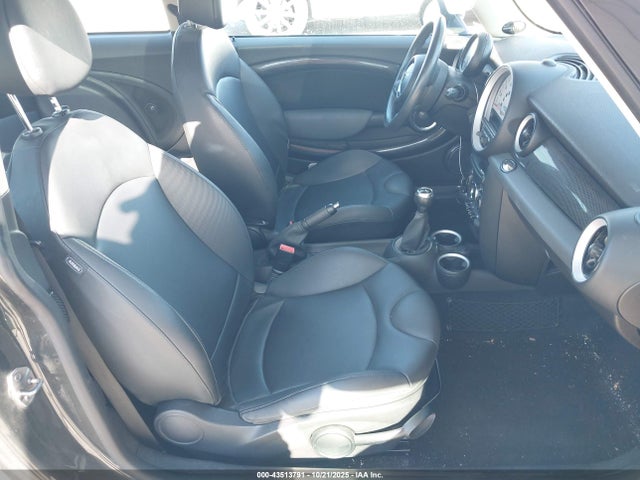 2011 MINI COOPER S WMWSV3C53BTY21899 Photo 4
