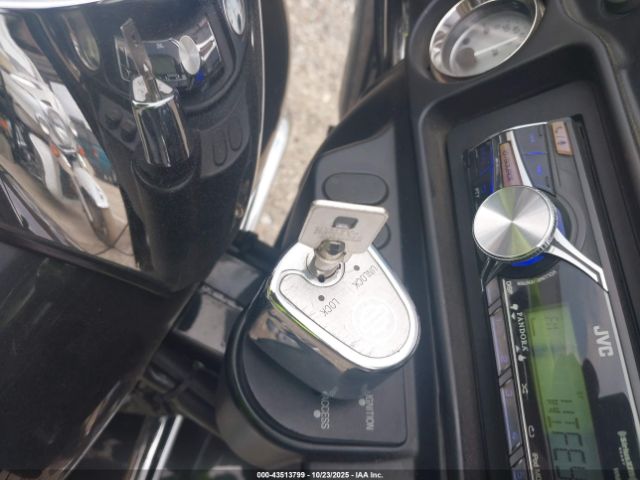 2008 HARLEY-DAVIDSON FLHX 1HD1KB4128Y698250 Photo 10