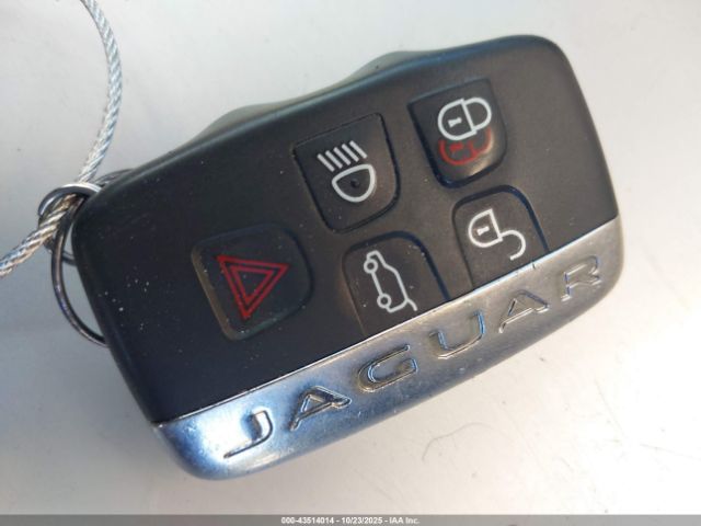 2017 JAGUAR F-PACE SADCS2BV8HA067631 Photo 10