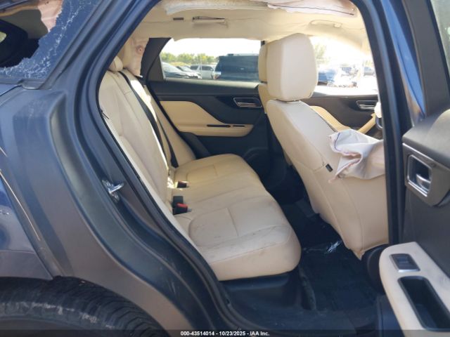 2017 JAGUAR F-PACE SADCS2BV8HA067631 Photo 7