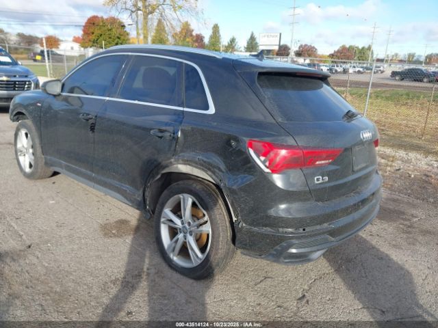 2020 AUDI Q3 WA1DECF31L1116256 Photo 2