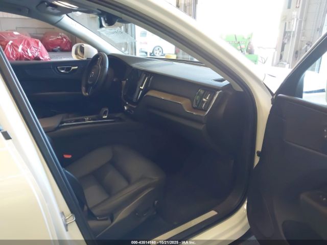 2022 VOLVO XC60 YV4L12RK7N1035630 Photo 4