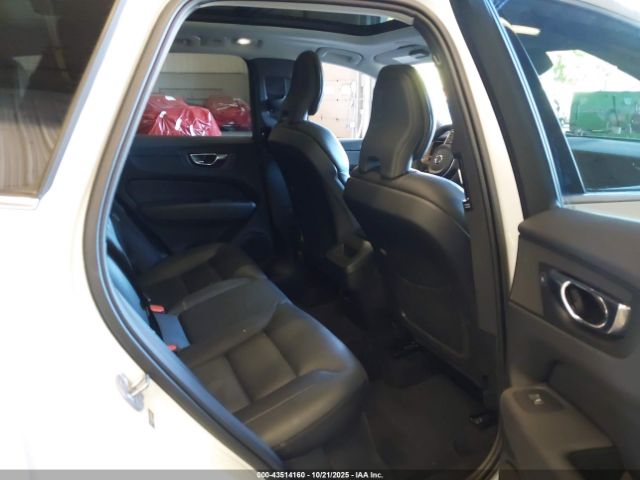 2022 VOLVO XC60 YV4L12RK7N1035630 Photo 7