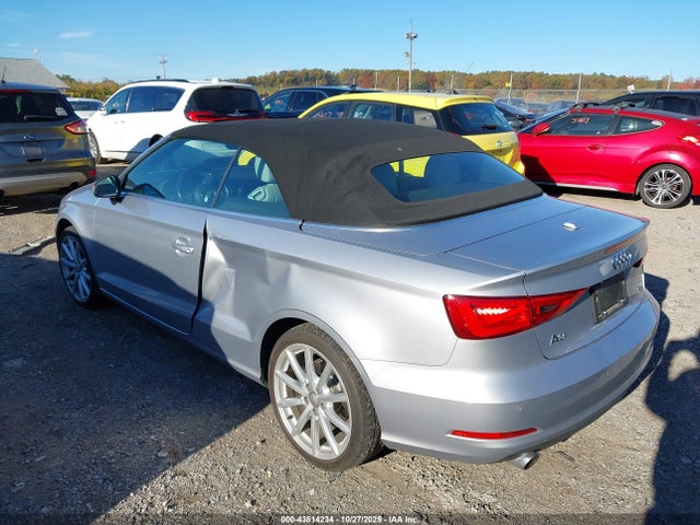 2015 AUDI A3 WAU7FLFF2F1094456 Photo 2