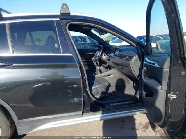 2018 BMW X1 WBXHT3C31J5K28498 Photo 4