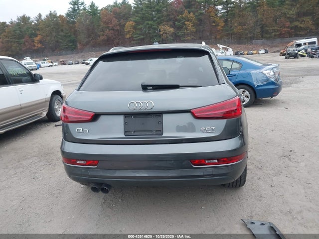 WA1JCCFS8JR034040 Audi Q3 2.0t Premium/2.0t Sport Premium