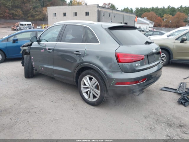 WA1JCCFS8JR034040 Audi Q3 2.0t Premium/2.0t Sport Premium