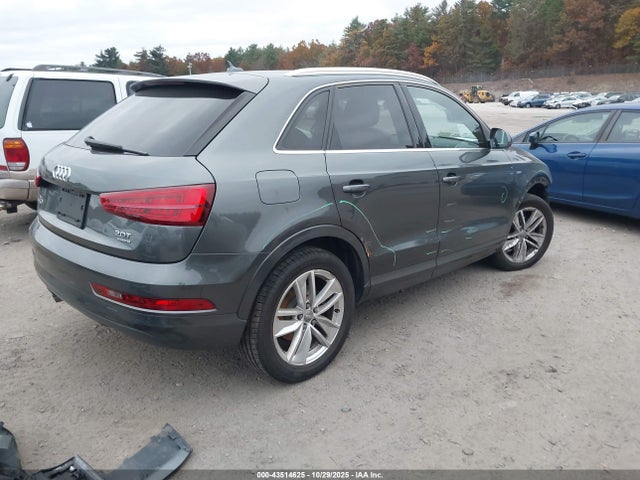 WA1JCCFS8JR034040 Audi Q3 2.0t Premium/2.0t Sport Premium