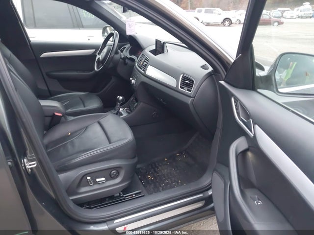 WA1JCCFS8JR034040 Audi Q3 2.0t Premium/2.0t Sport Premium