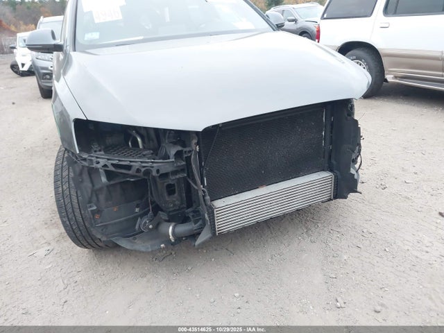 WA1JCCFS8JR034040 Audi Q3 2.0t Premium/2.0t Sport Premium