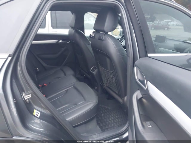 WA1JCCFS8JR034040 Audi Q3 2.0t Premium/2.0t Sport Premium