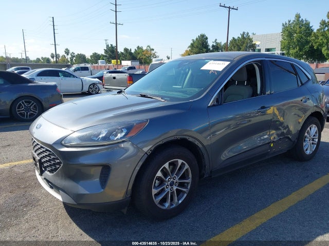 1FMCU0G69NUA48605 Ford ESCAPE SE