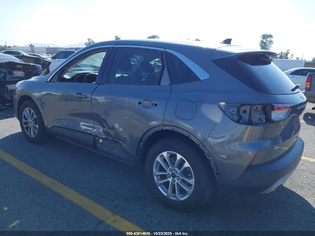 1FMCU0G69NUA48605 Ford ESCAPE SE