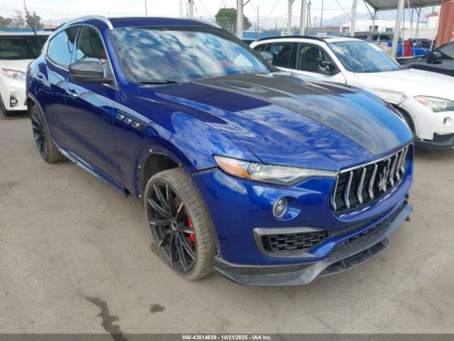 2017 MASERATI LEVANTE ZN661XUSXHX225006