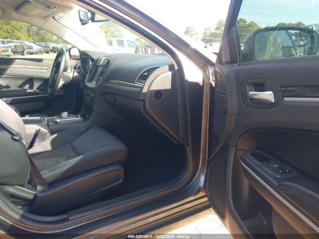 2021 CHRYSLER 300 2C3CCAAG3MH529437 Photo 4