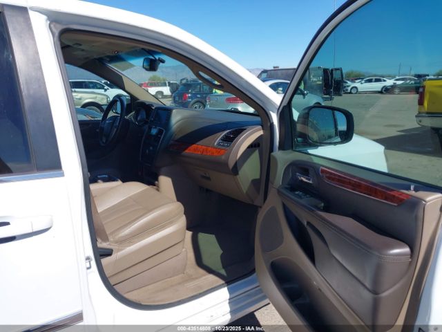 2015 CHRYSLER TOWN & COUNTRY 2C4RC1BG2FR620085 Photo 4