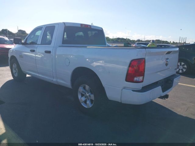 2018 RAM 1500 1C6RR6FGXJS166091 Photo 2