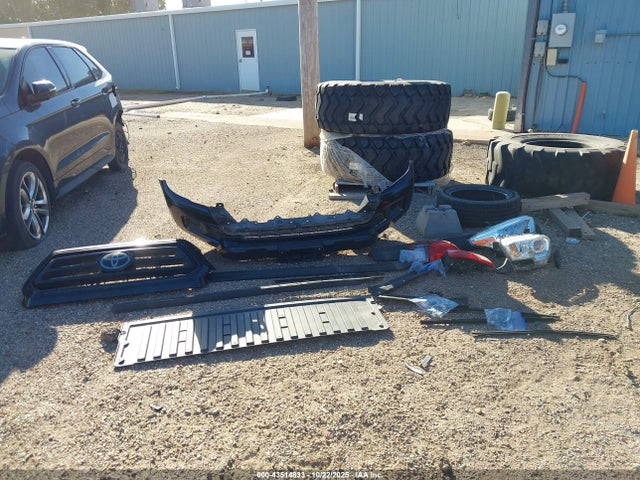 43514833 :رقم المزاد ، 3TYAX5GN0MT030654 vin ، 2021 Toyota Tacoma Sr مزاد بيع