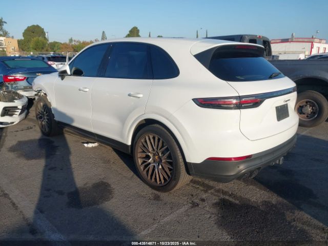 2022 PORSCHE CAYENNE WP1AA2AY0NDA06820 Photo 2