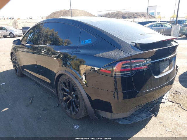 2022 TESLA MODEL X 7SAXCBE62NF349607 Photo 2