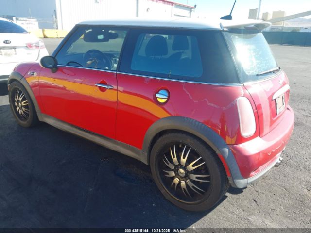 2005 MINI COOPER S WMWRE33505TG95975 Photo 2