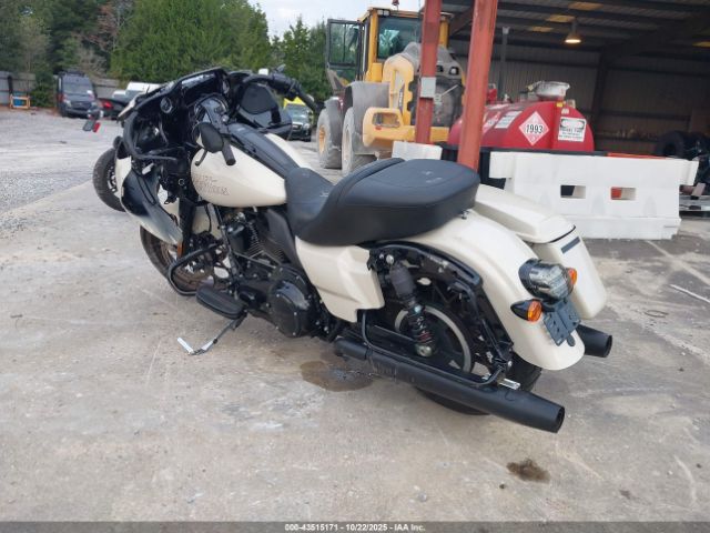 2023 HARLEY-DAVIDSON FLTRXST 1HD1ACL16PB614250 Photo 2