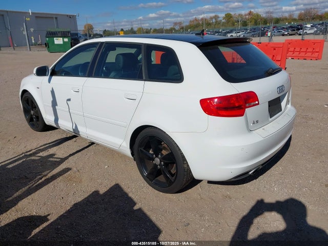2011 AUDI A3 WAUKJAFM6BA009866 Photo 2