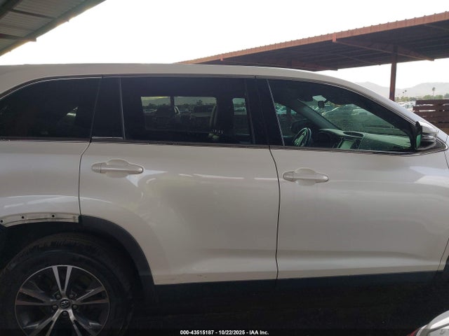 5TDZZRFH8KS349275 Toyota Highlander Le Plus