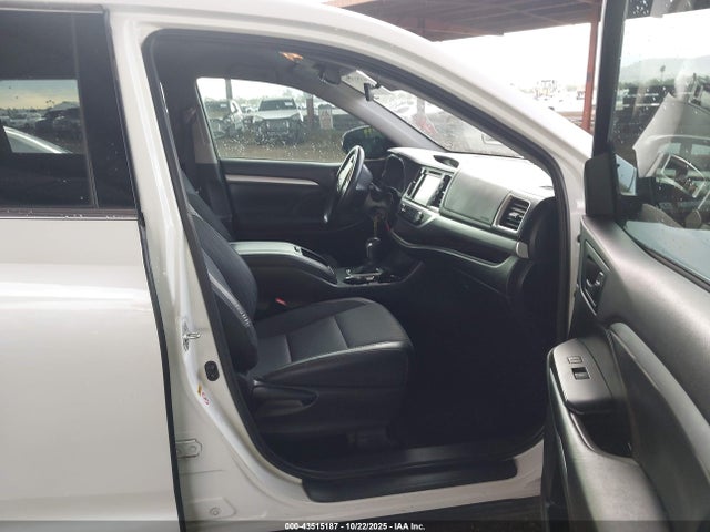 5TDZZRFH8KS349275 Toyota Highlander Le Plus