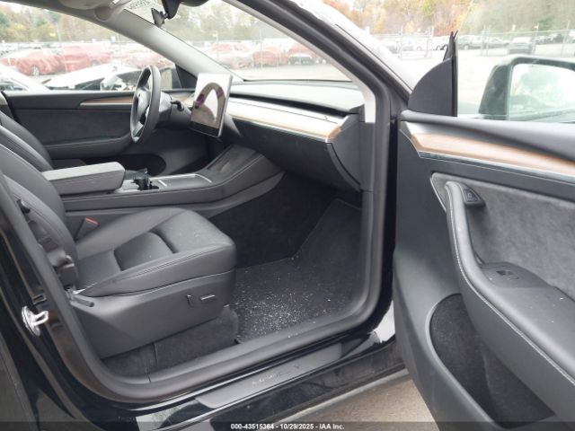 2023 TESLA MODEL Y 7SAYGDEE0PF792255 Photo 4