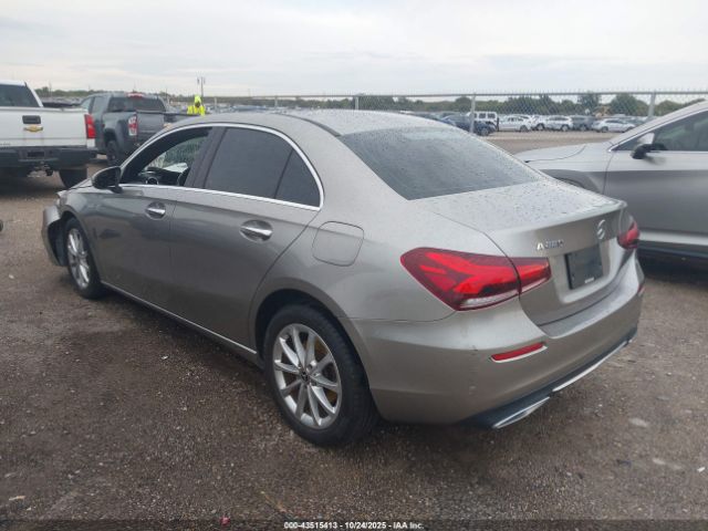 2019 MERCEDES-BENZ A 220 WDD3G4EBXKW035306 Photo 2