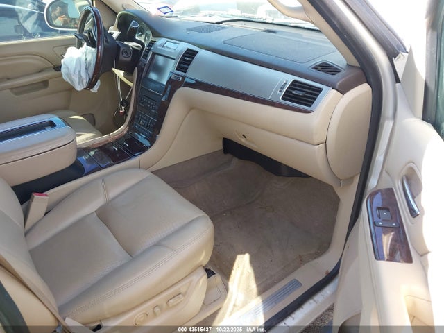 2013 CADILLAC ESCALADE 1GYS3CEF8DR147550 Photo 4