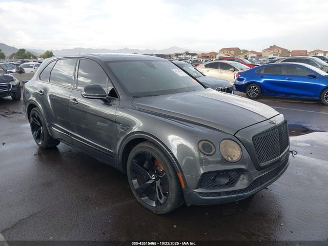 2018 BENTLEY BENTAYGA SJAAC2ZV1JC022760 Photo 0